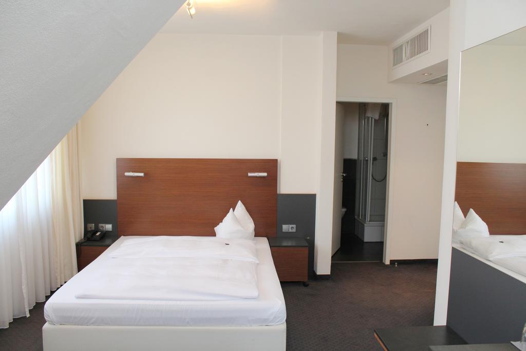 Hotel Am Hirschgarten Filderstadt Værelse billede